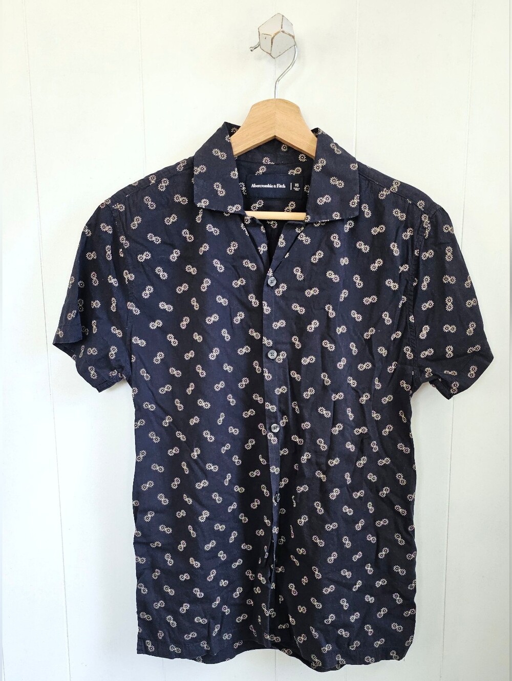 ABERCROMBIE Navy Daisy Short-Sleeve Button-Down Shirt
